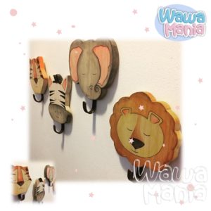 PERCHEROS DE MADERA (4 FIGURAS)